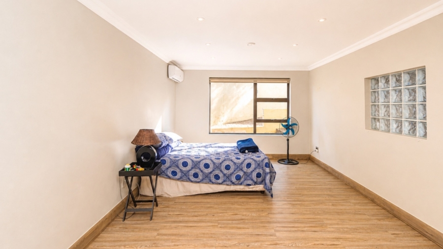 8 Bedroom Property for Sale in Birdwood Estate North West